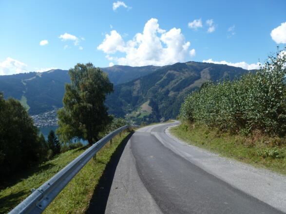 Die Abfahrt folgt dem Auffahrtsweg. 