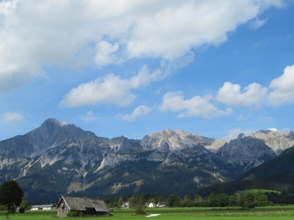 Blick von Hall zu den Haller Mauern (23.09.2016)