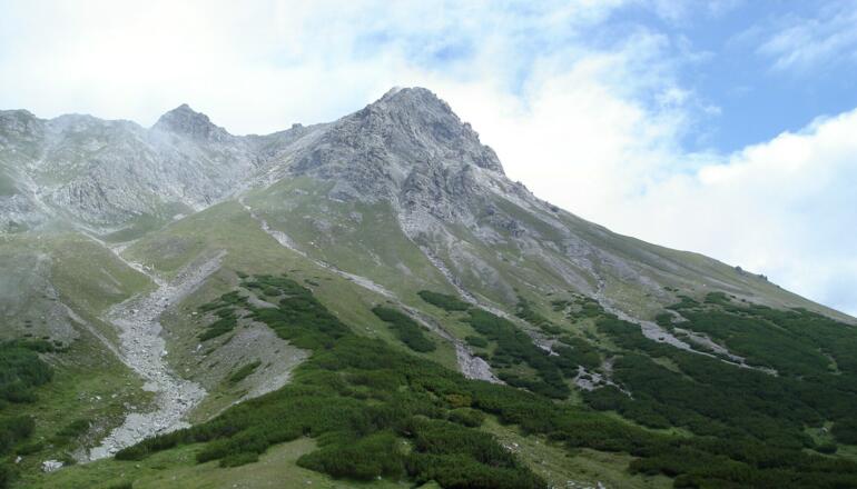 Der Saulakopfsteig führt über die Südflanke zum Saulakopf