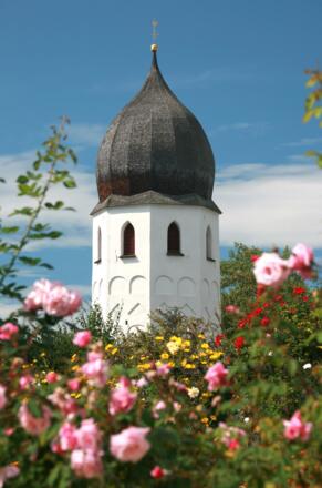 Campanile und der Klostergarten auf der Fraueninsel