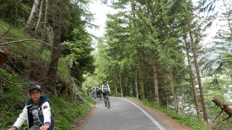 Auf dem Etsch-Radweg bei St. Valentin