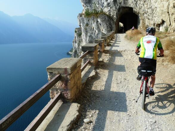 Auf der Ponalestrasse