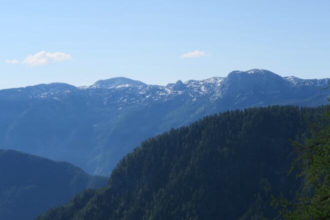 Ein erster Ausblick, zum Krippenstein und zu den Speikbergen