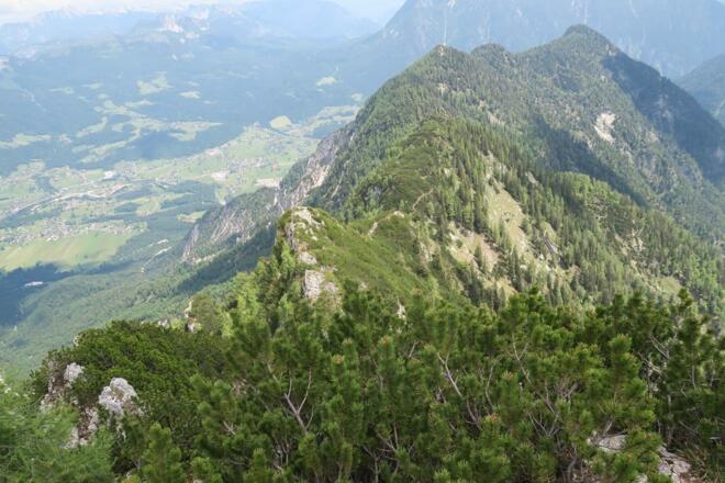 Im Rückblick ganz hinten der Löckerkogel, danach Elferkogel, Zwölferkogel, Brenntenkogel