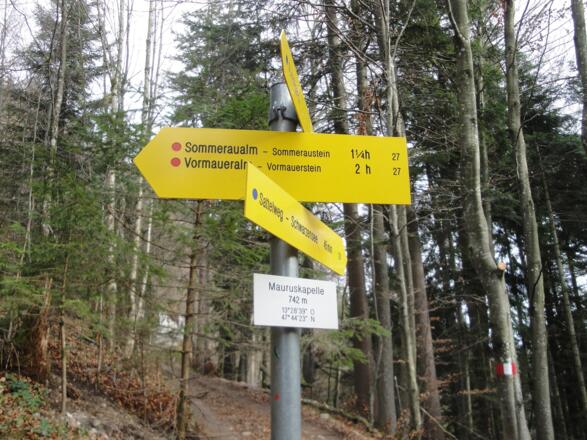 Zwar ist der Sommeraustein bei der Mauruskapelle als Ziel angegeben - ab der Sommeraualm gibt es weder Schilder noch Markierungen!