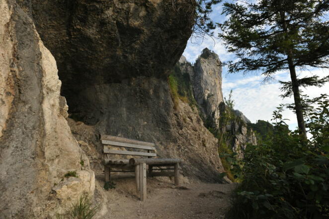 Am höchsten Punkt der Wanderung angekommen genießen wir einen herrlichen Ausblick auf die Umgebung