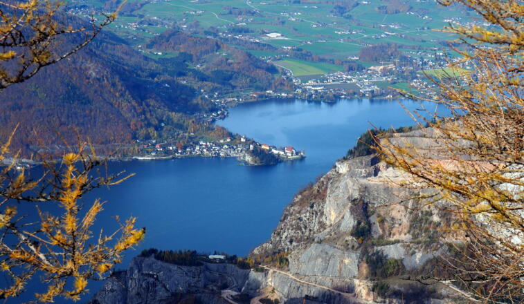 Blick vom Grat 1360m nach Traunkirchen