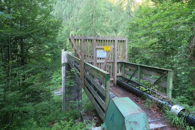 Die gesperrte Brücke