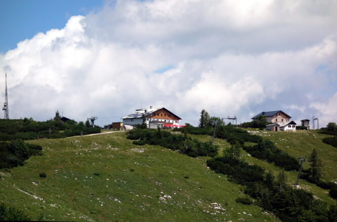 Feuerkogel Berggasthöfe vor der Seilbahn 