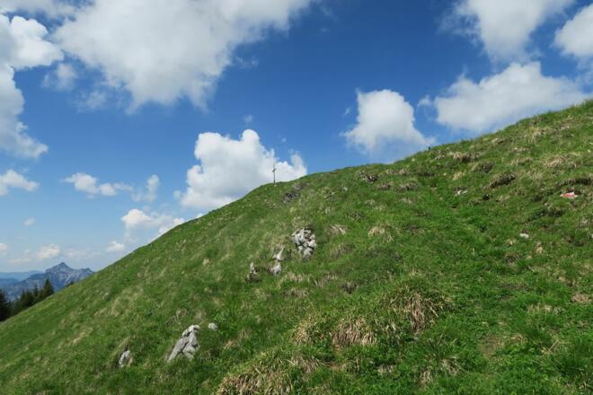 Mein erstes Gipfelkreuz für heute und ich hatte es ganz für mich alleine
