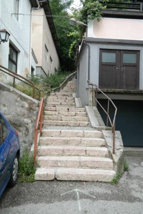 Die Stiege, die zum Kalvarienberg führt.