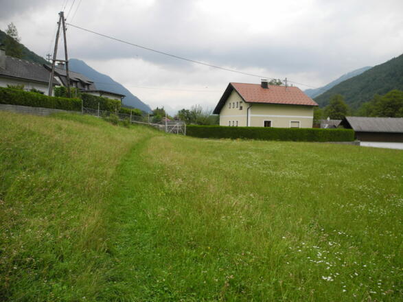 Tore sind keine Absperrung - öffnen und einfach schließen - ein Durchgang ist gestattet!