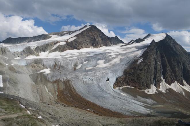 Die Innere Schwarze Schneid (links) und der Linke Fernerkogel (rechts). Aufgenommen vom Karles Kopf 2.901 m