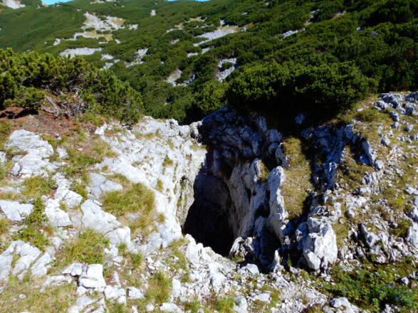 Vorsicht Dolinen und Karstspalten! Bei der G. Eiblgrube