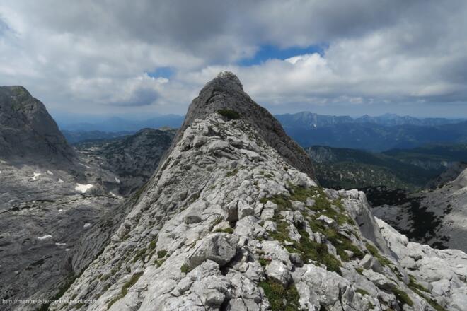 Der Grat ist auch unschwierig zu begehen