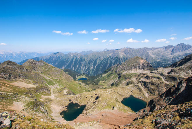 Blick von der Rotmandlspitze zu den Buckelkarseen und zum Duisitzkarsee