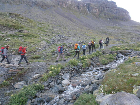 Unterhalb des Vermuntkopfes geht es zum Vermuntgletscher.