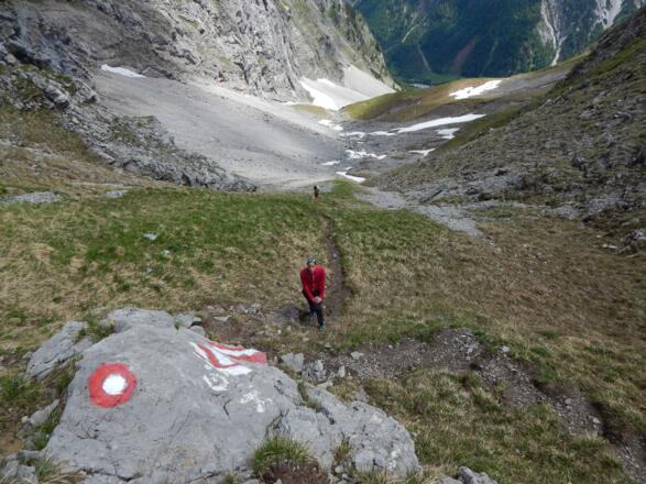 Kurz vor dem Sattel. Steil hinauf