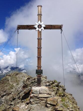 Gipfelkreuz am Hohen Rad