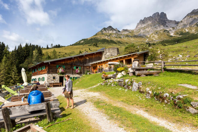 Die Aualm am Fuße der Bischofsmütze