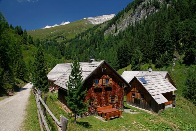 Im Aufstieg zur Sticklerhütte: Zalußenalm &amp; Weißeck