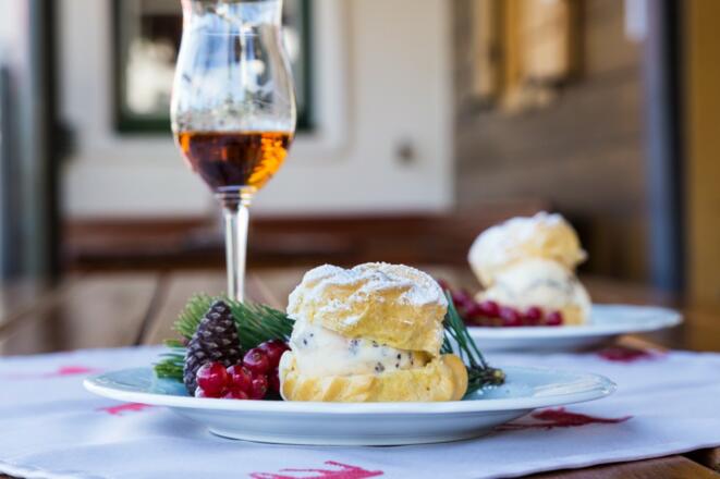 Latschenkiefer-Brandteigkrapferl auf dem Mandlberggut