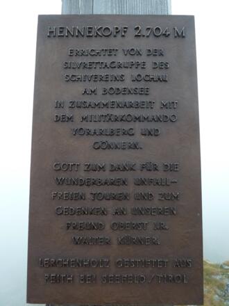 Am Gipfel des Hennekopfes 2704 m