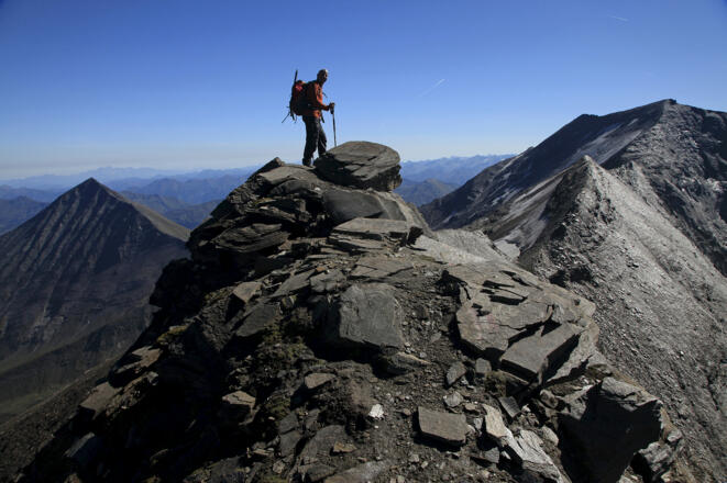 Blick vom Klagenfurter Jubiläumsweg zum Hocharn (rechts hinten) &amp; zum Ritterkopf (links hinten)