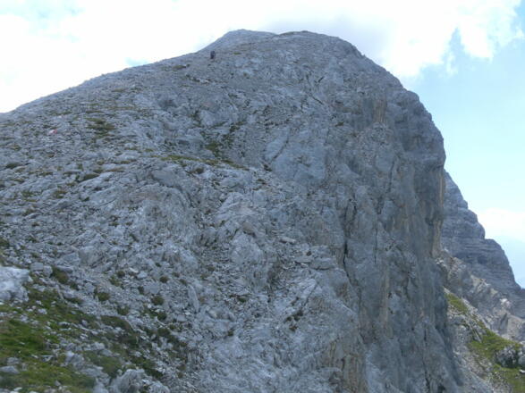 steiler werdender Schrofenrücken
