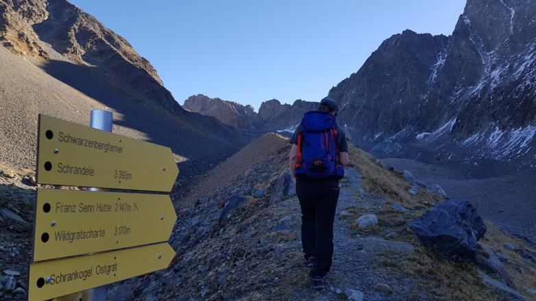 Abzweigung zum Ostgrat und zur Franz-Senn Hütte. Hier kommt man dann auch beim Abstieg wieder zurück zur Aufstiegsroute