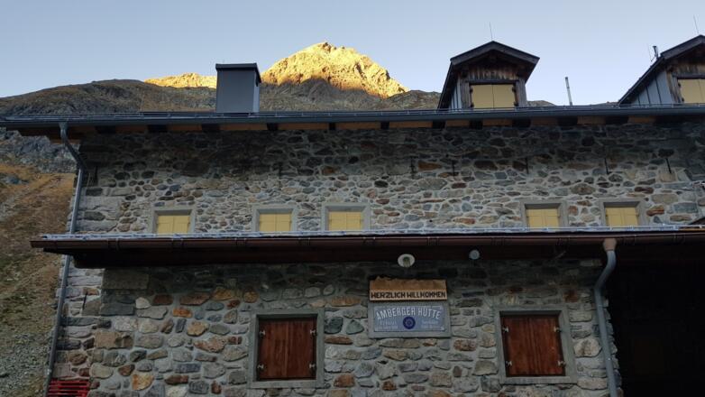 Die Amberger Hütte schon im Winterschlaf