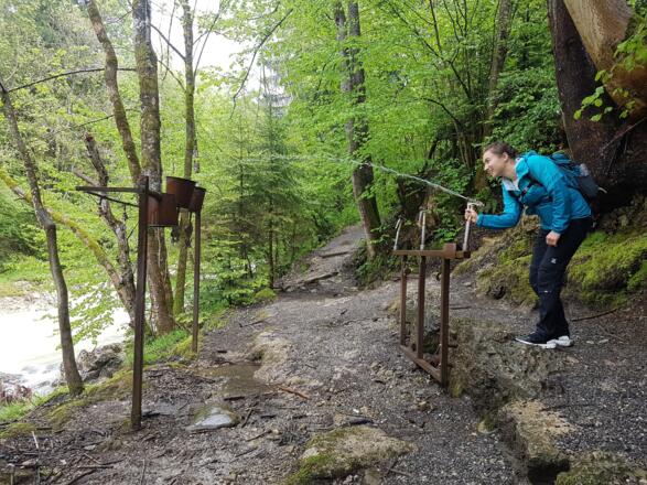Verschiedene Stationen entlang des Wasserwanderweg