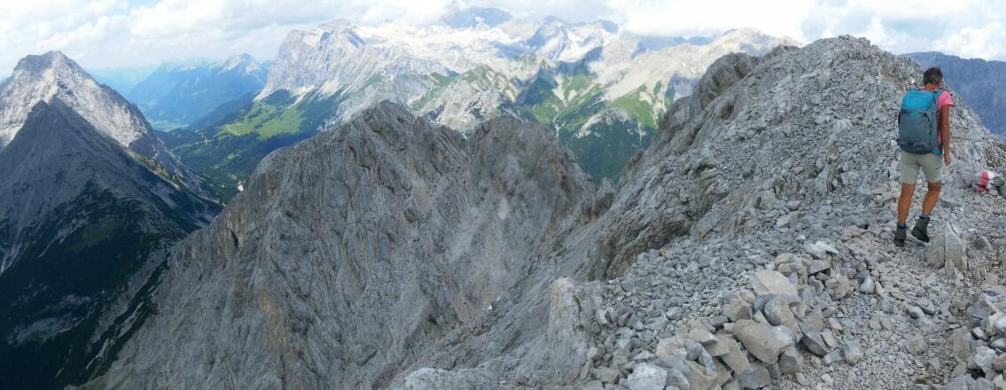 Vorgipfel und Rauhes Tal vom Westgipfel