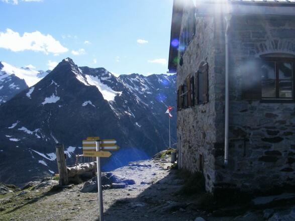Die Braunschweiger Hütte befindet sich in hochalpiner Umgebung.