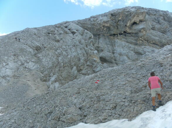 Felsflanke des Ostgipfels