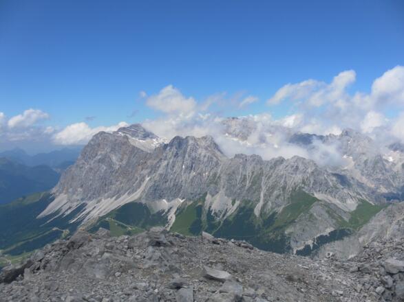 Wettersteingebirge mit Zugspitze