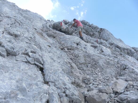 Felsanstieg zum Vorgipfel