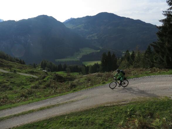 Serpentinen oberhalb der Wiesenalm