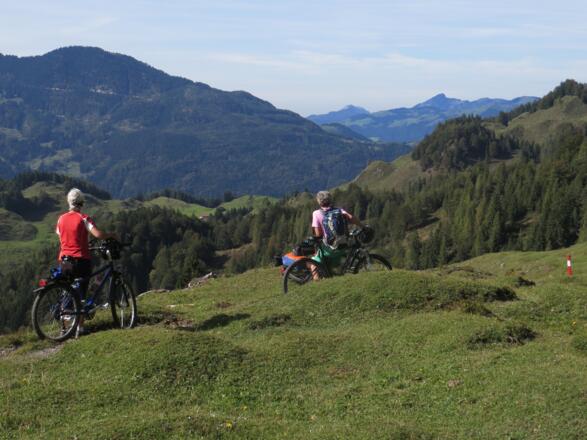 Aussicht auf dem Trail genießen