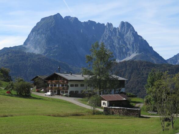 Stolzer Bauernhof in Hinterberg vor dem Wilden Kaiser