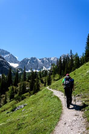 Nach der Steilstufe öffnet sich das Tal rund um Seebensee und Coburger Hütte