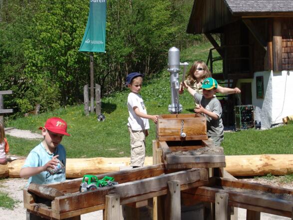 Wasserspielstation, ein Magnet für Kinder