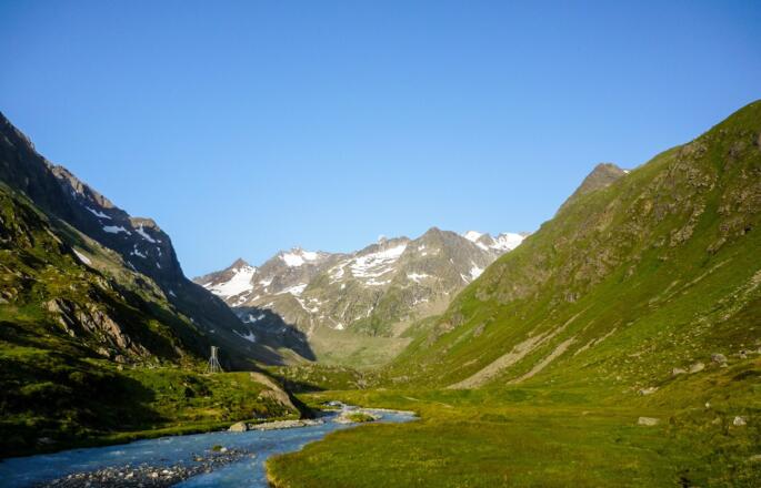 Blick Richtung Höllenrachen. Oben untergehender Mond