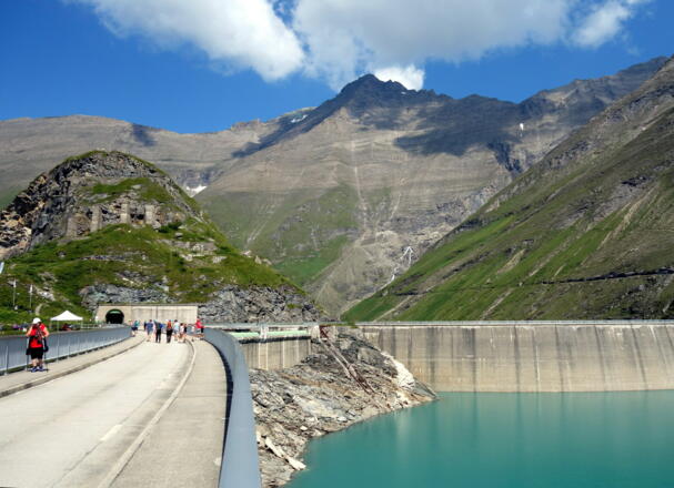 Staumauer Mooserboden 2045m mit Hohem Tenn