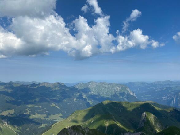 Im Hintergrund die Kanisfluh