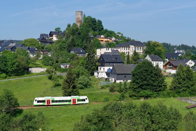 Lobenstein mit Blick zum Bergfried der ehemaligen Burg