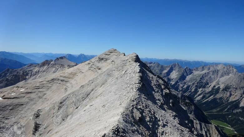 Blick zurück auf die Mittl. Ödkarspitze und die Gr. Seekarspitze.