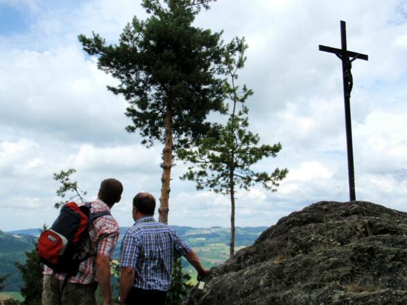 Kreuz vom Buchberg auf ca. 785m mit guter Aussicht