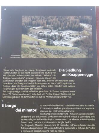 Info-Tafel oberhalb des Bergwerks