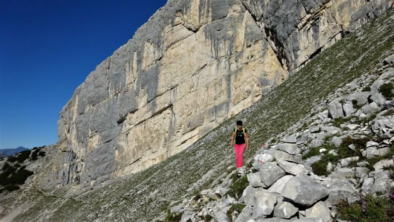 ... führt der Weg ins Hinterkar.
